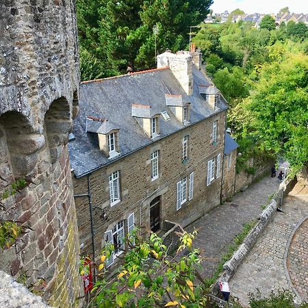 La Vue Des Remparts Dinan Exterior foto
