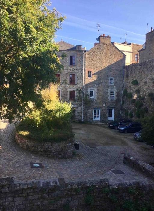 La Vue Des Remparts Dinan Exterior foto