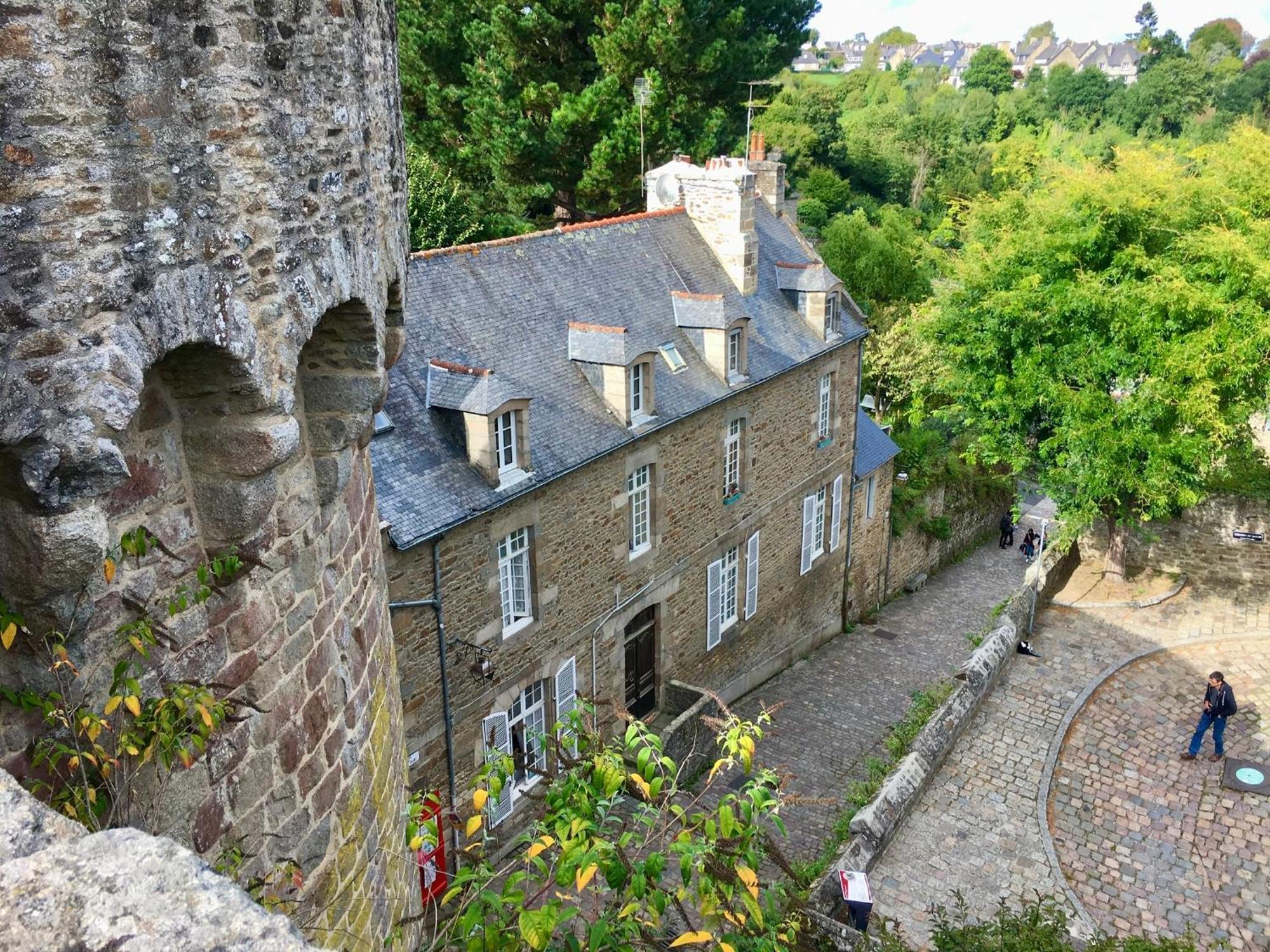 La Vue Des Remparts Dinan Exterior foto